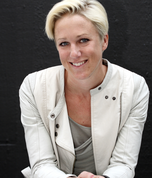  Katalin Bachry, Förhållande, Förlovade, par, Måns Herngren