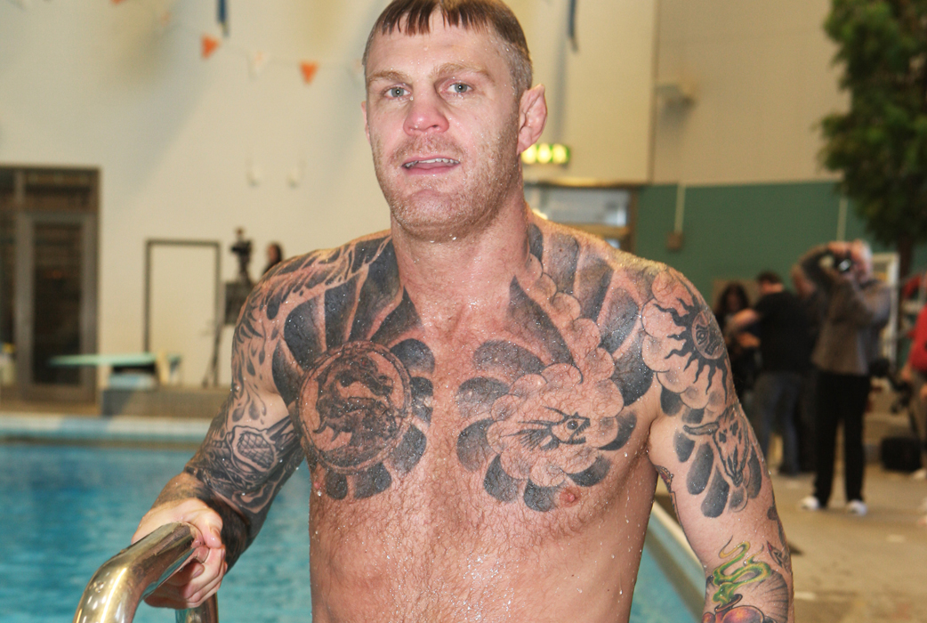 Linda Thelenius, Simhopp, Adam Alsing, Kändishoppet, Bikini