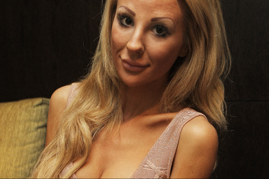 Alexandra Nilsson, Hemligheter, Bloggare, Isabella Löwengrip, Blondinbella, Kissie, Bok, Bella & Tyra Show, Blogg