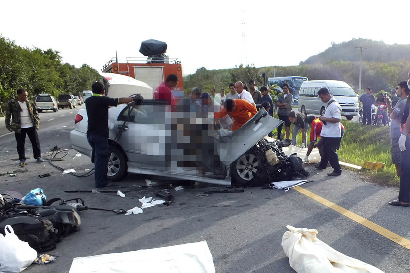 Thailand, Död, Phuket, Polis, gripen, Kriminellt, Krasch, Krock, Bil, Döda, Olycka, Trafikolycka