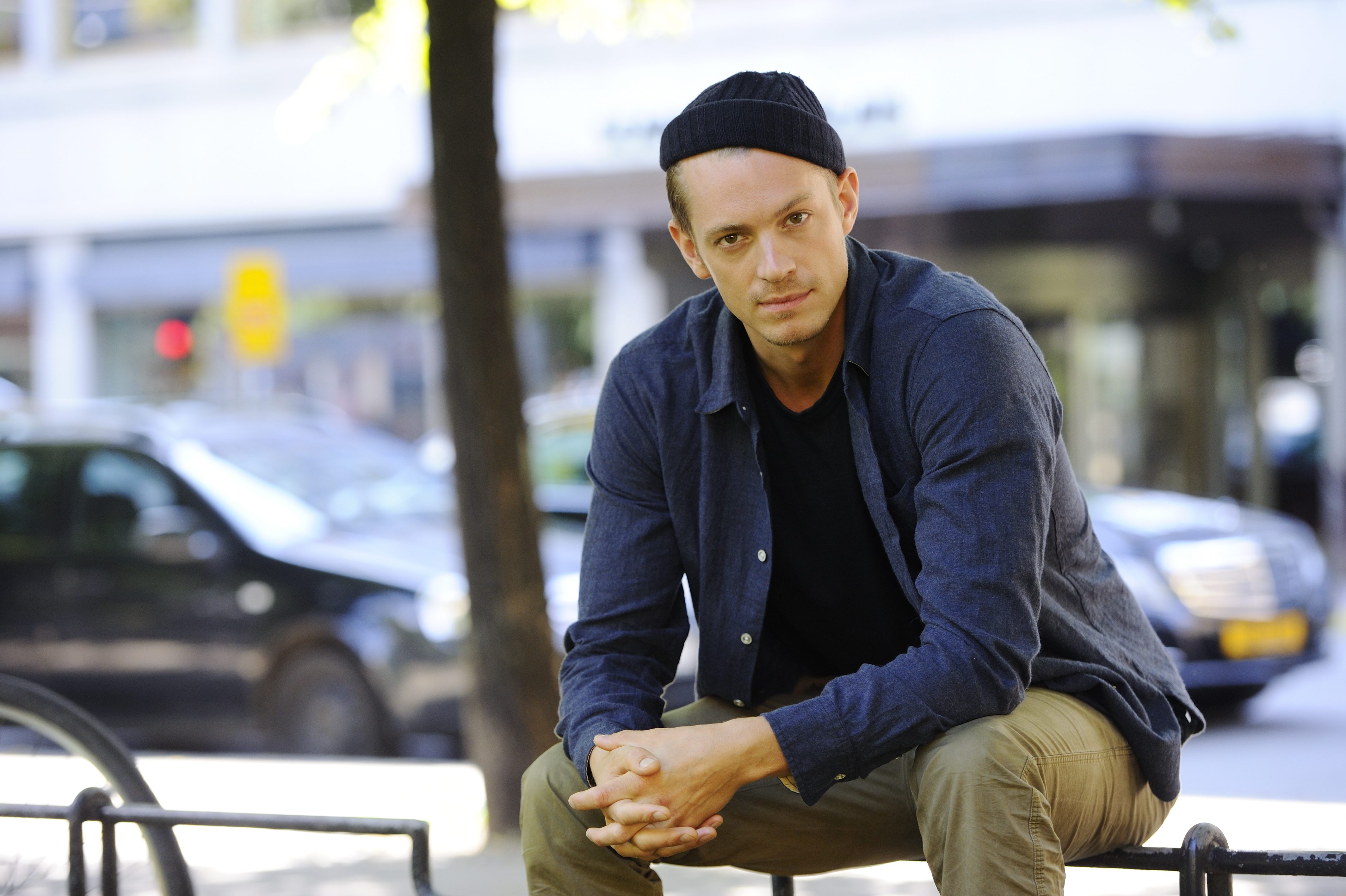 Joel Kinnaman, studieskulder