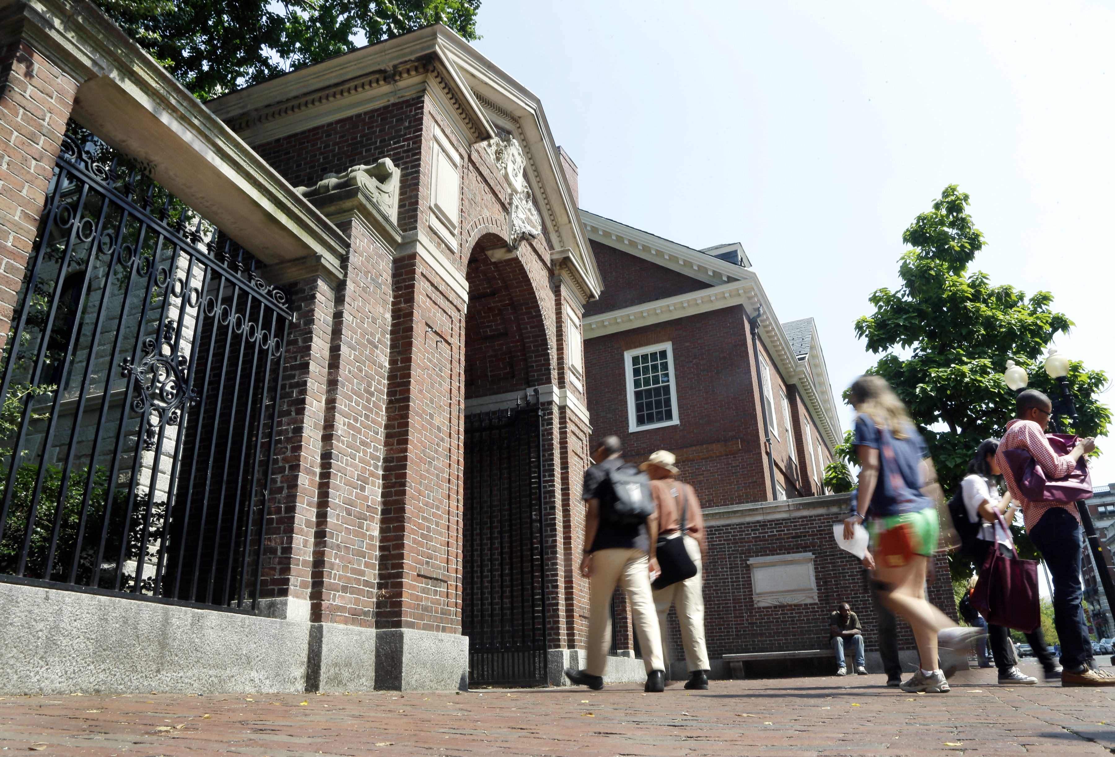Harvard University, Incest, Fest,  Elevhem