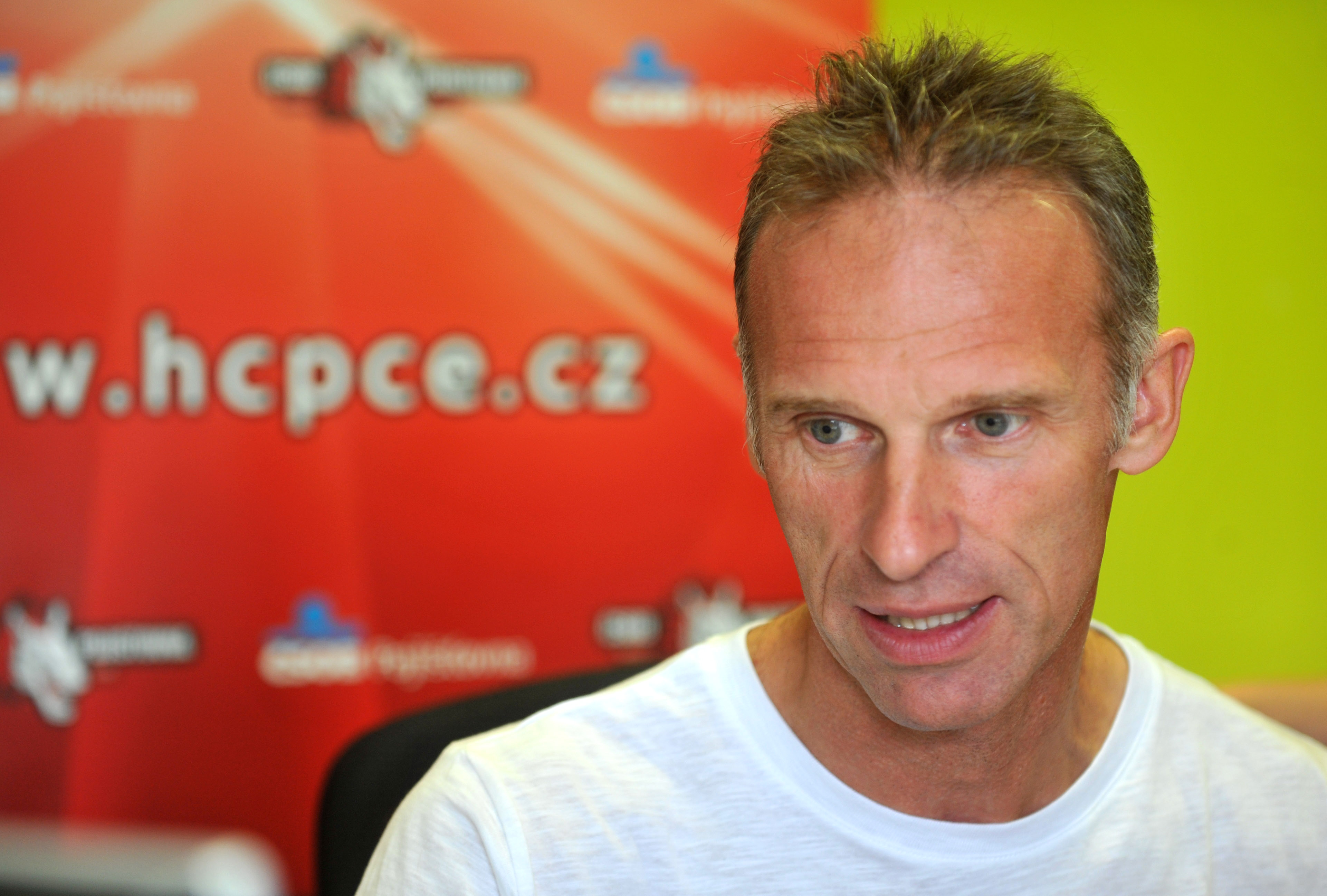 Dominik Hasek, Legendar,  lägga av