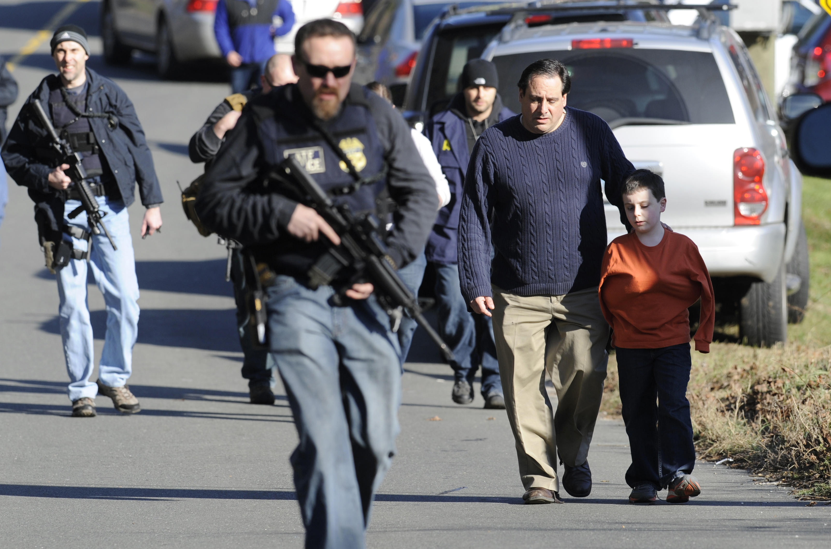 Skolmassaker,  Florida Atlantic University,  James Tracy, Adam Lanza, Sandy Hook, Newtown