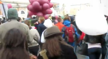 Aktivister, Homosexuella, Propaganda, Greps, HBT, Protester, Första Maj, Regnbåge, Flagga, Frihetskränkande, Homosexualitet, Gay, Homosexuell, Regnbågsflagga, Pride, Bög, Demonstrationer