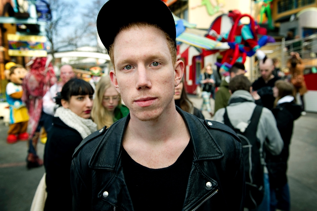 Nyheter24, 2012, Söndagsintervjun, Erik Hassle, Nöje