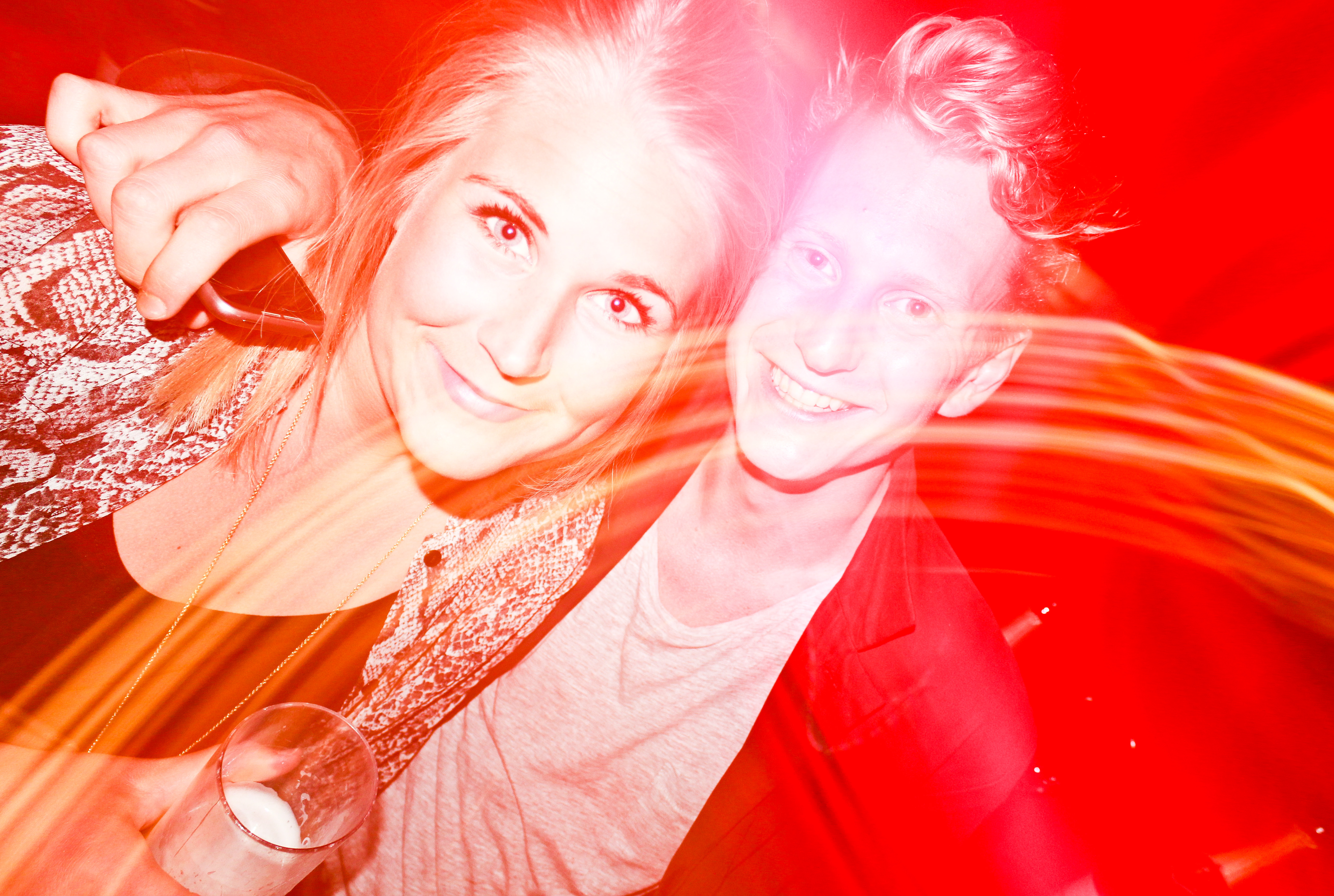 Y+M + Anna, Y+M, En Ohelig Födelsedagsfest, Kåken