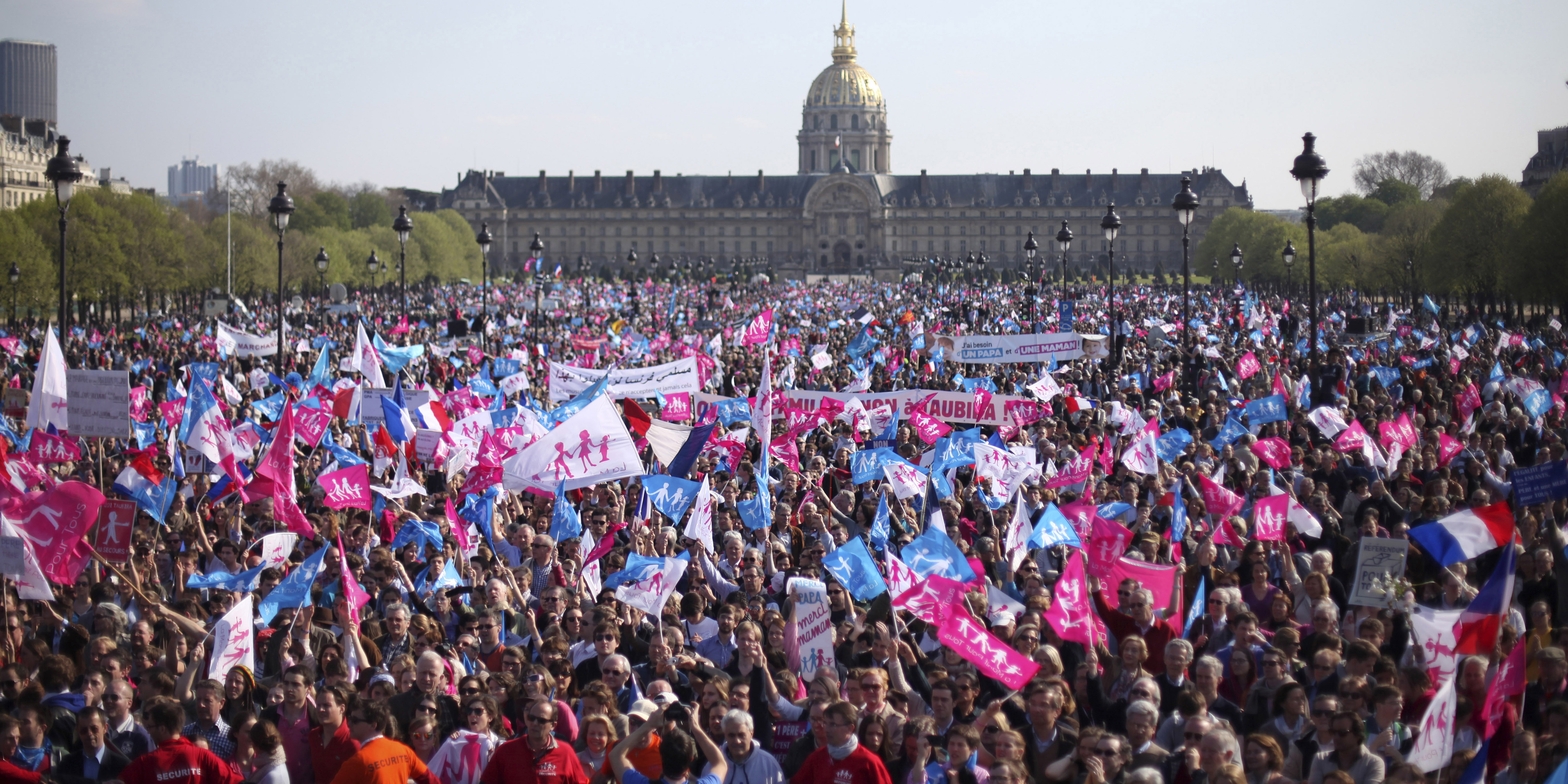 Självmord, Front National,  Historiker, Högerextrema, Le Pen,  Notre Dame,  Dominique Venner