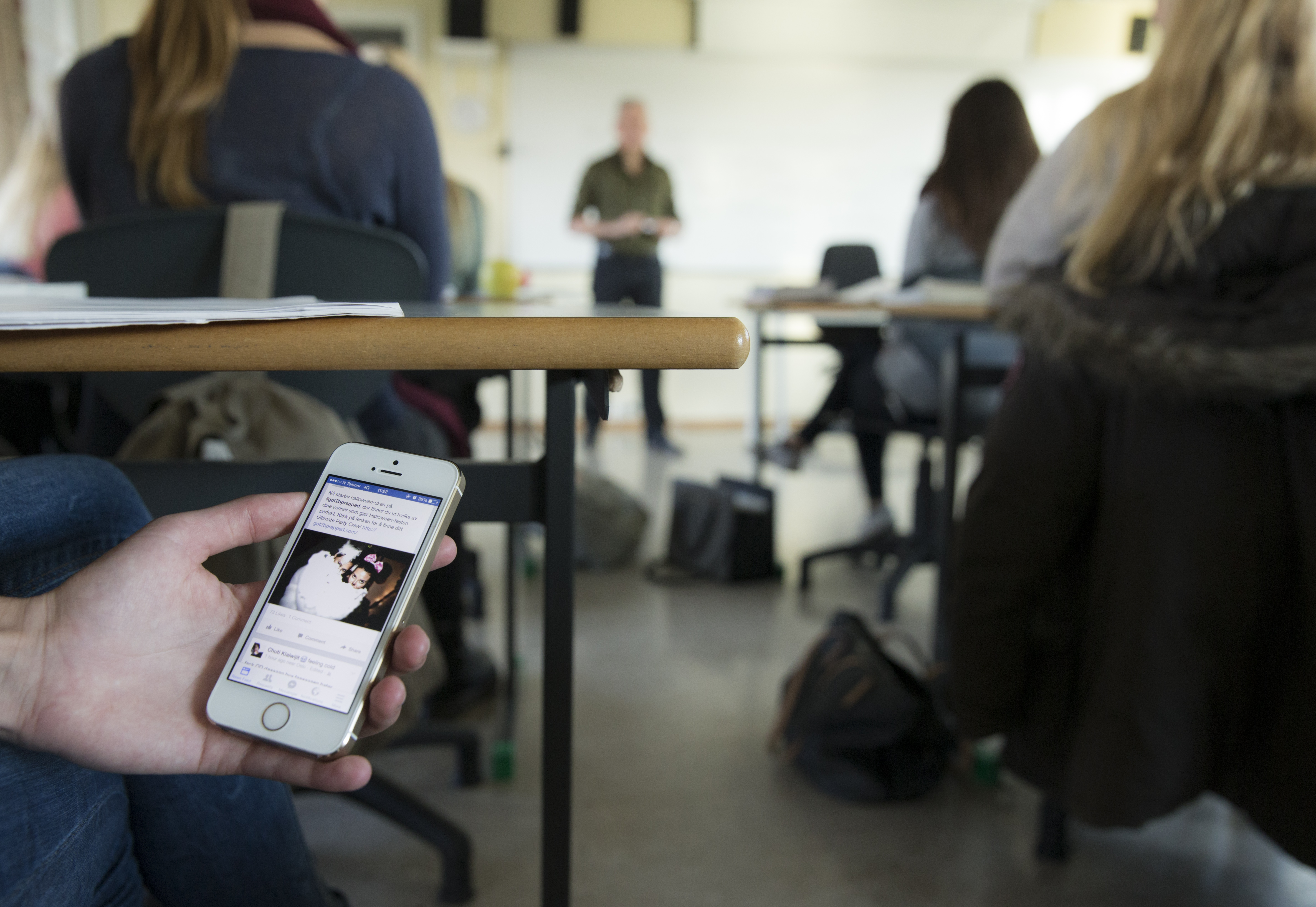 Tog kort när läraren gav flicka smisk – fick utskällning av rektorn