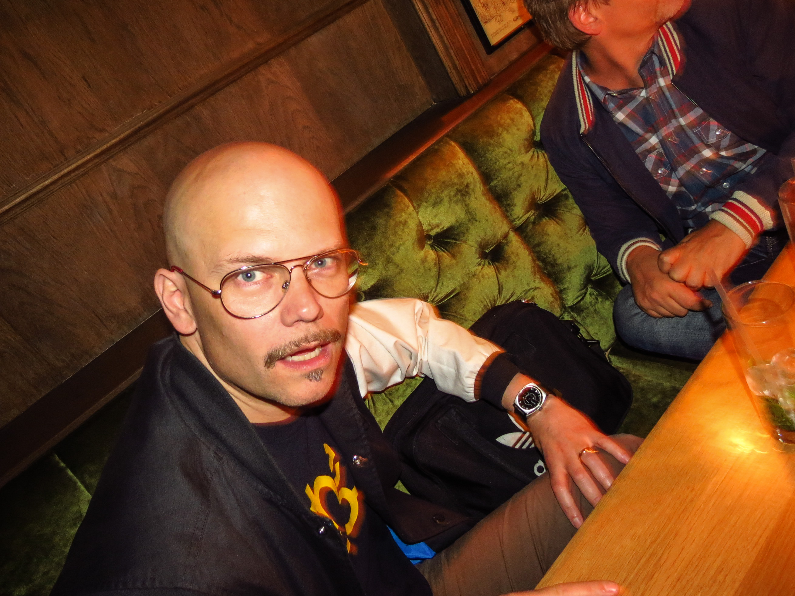 Mackan Lindström, Kåken