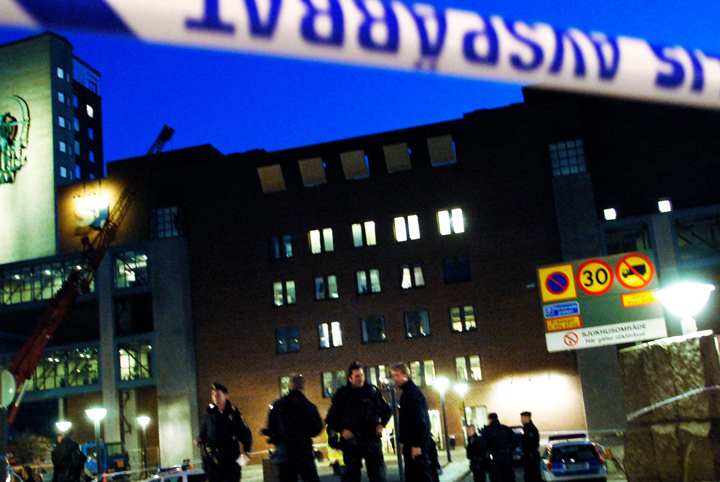 Polis, Olycka, Sahlgrenska, Kriminellt, Goteborg, Attack, Misshandel, Skottlossning, Mordförsök, Ambulans