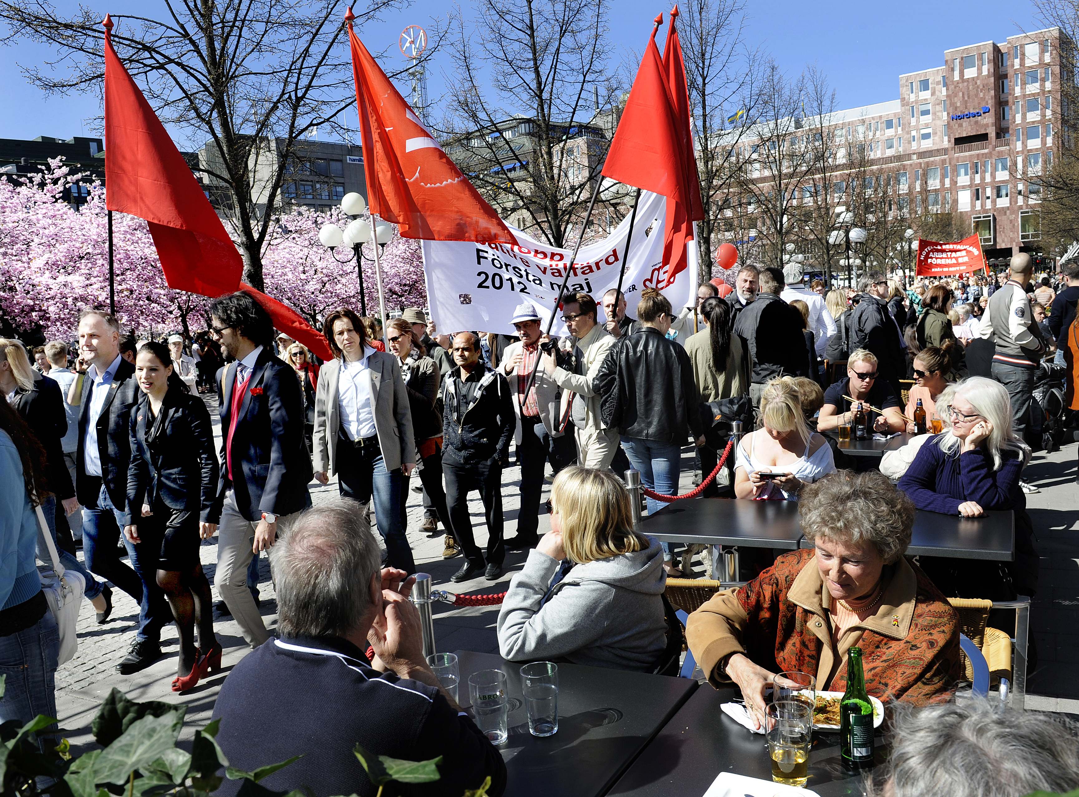 Första Maj, Tobias Billström, Facebook, Regeringen, vänsterpartiet, Malmo, Piñatas