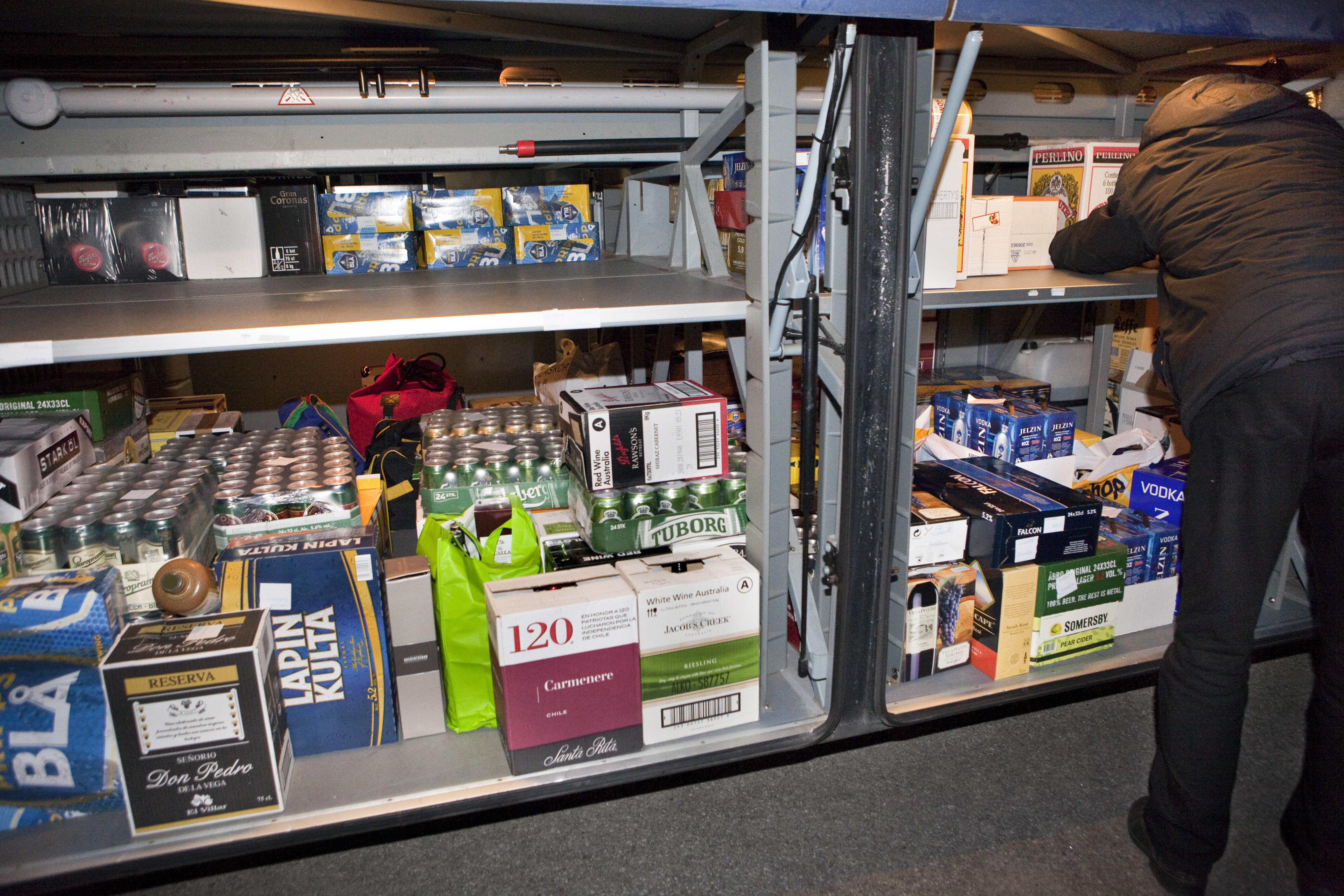 Goteborg, Langning, Ungdomar, Kriminellt, Smuggling, Alkohol, Sprit, Tullen, Polis