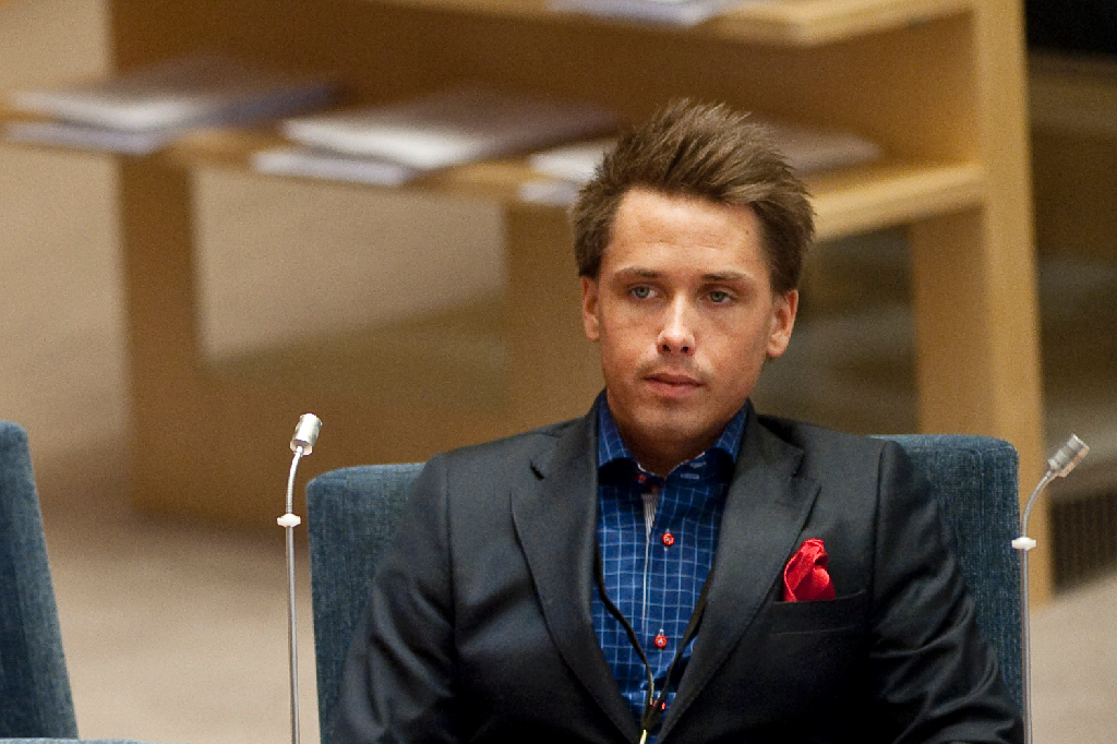 William Petzäll, Politiker, Politik, Avhopp, Jimmie Åkesson, Narkotikabrott, Sverigedemokraterna, SD, Droger, Alkohol