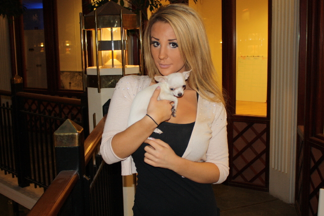 Dessie, Silikon, Bloggerska, Bloggare, Blogg, Bella & Tyra Show, Kenza Zouiten, Tyra Sjöstedt, Alexandra Nilsson, Blondinbella, Kissie, Paow, Desire Nilsson