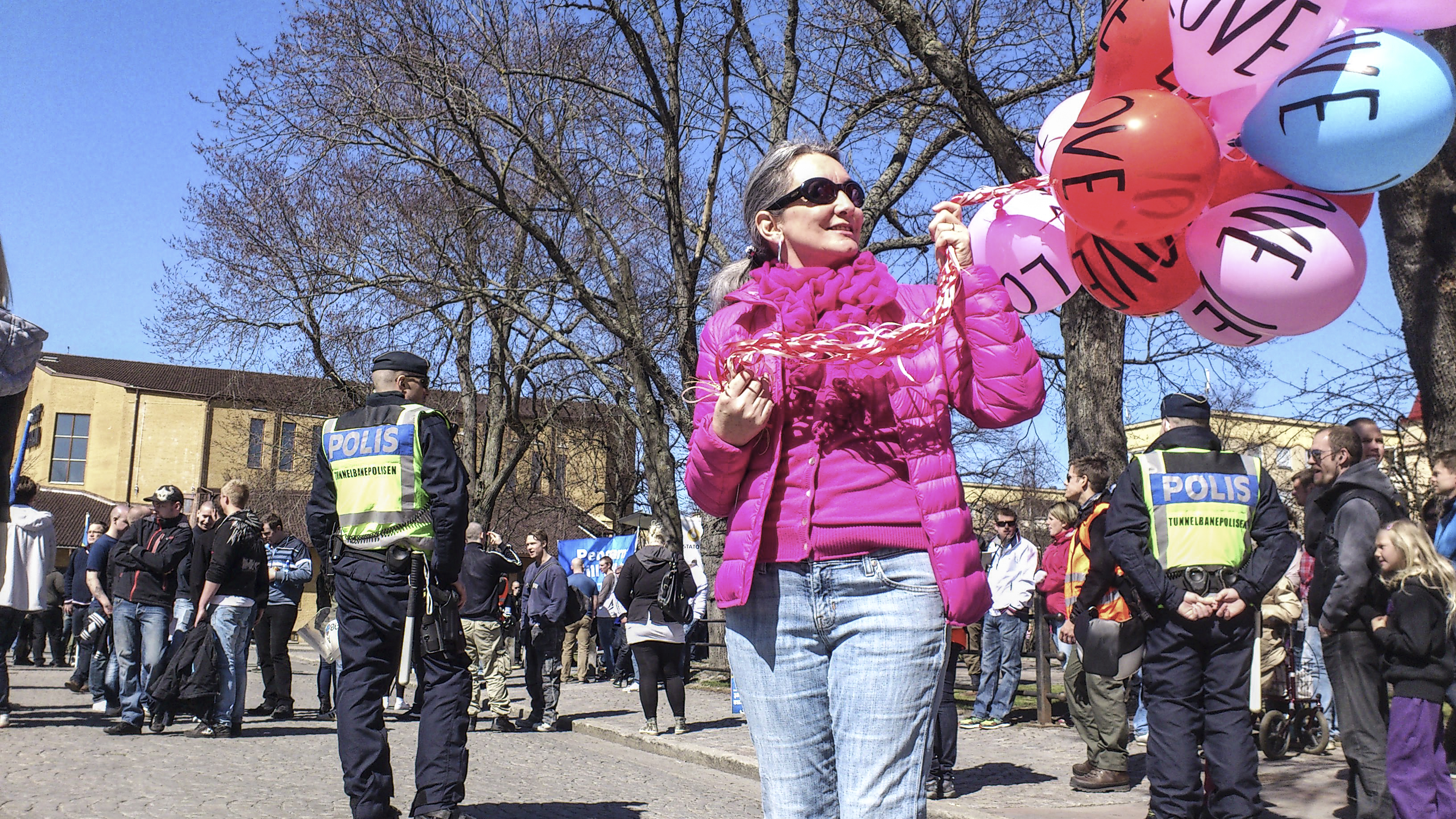 Svenskarnas parti, Polis, Polishäst, 1 maj, Demonstrationer