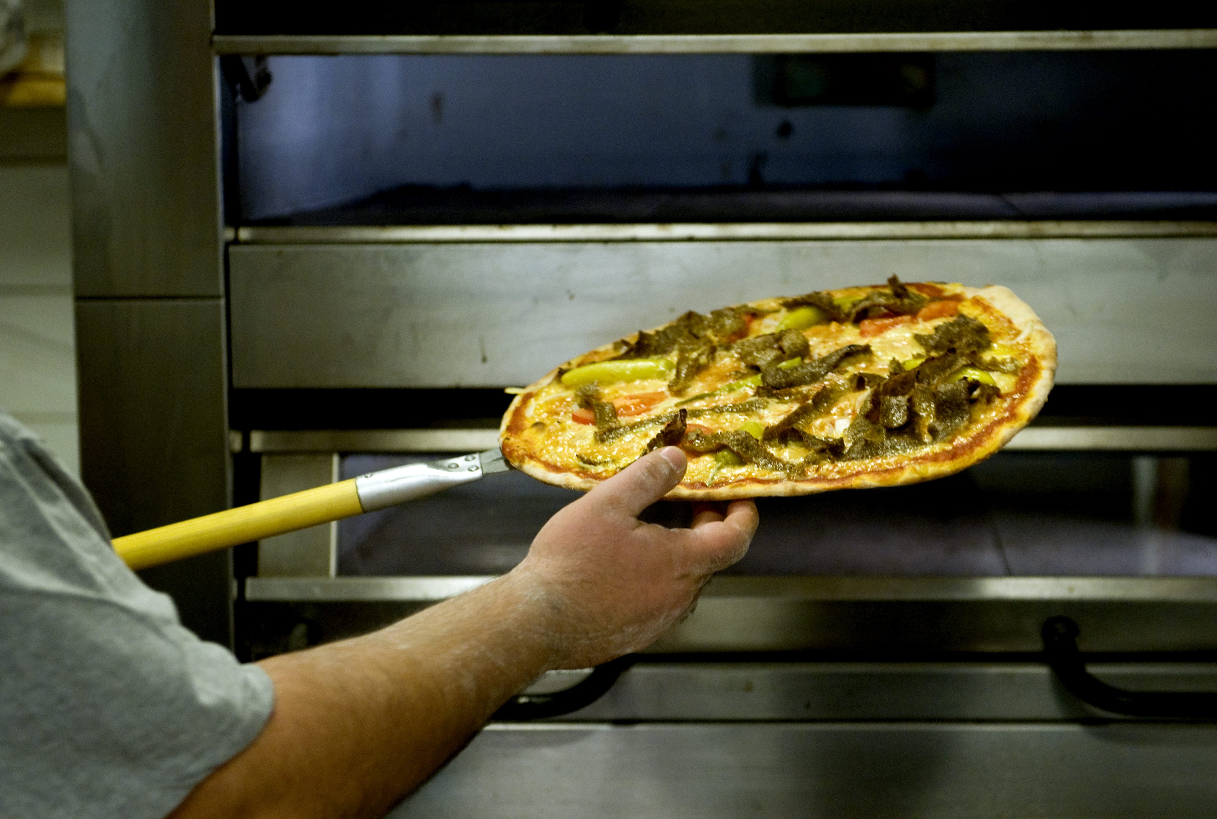 Pizza Hut, Cheeseburgare, Crown Crust Burger, Recept, Mellanöstern, Arabisk, Lansering, burgare, Pizza