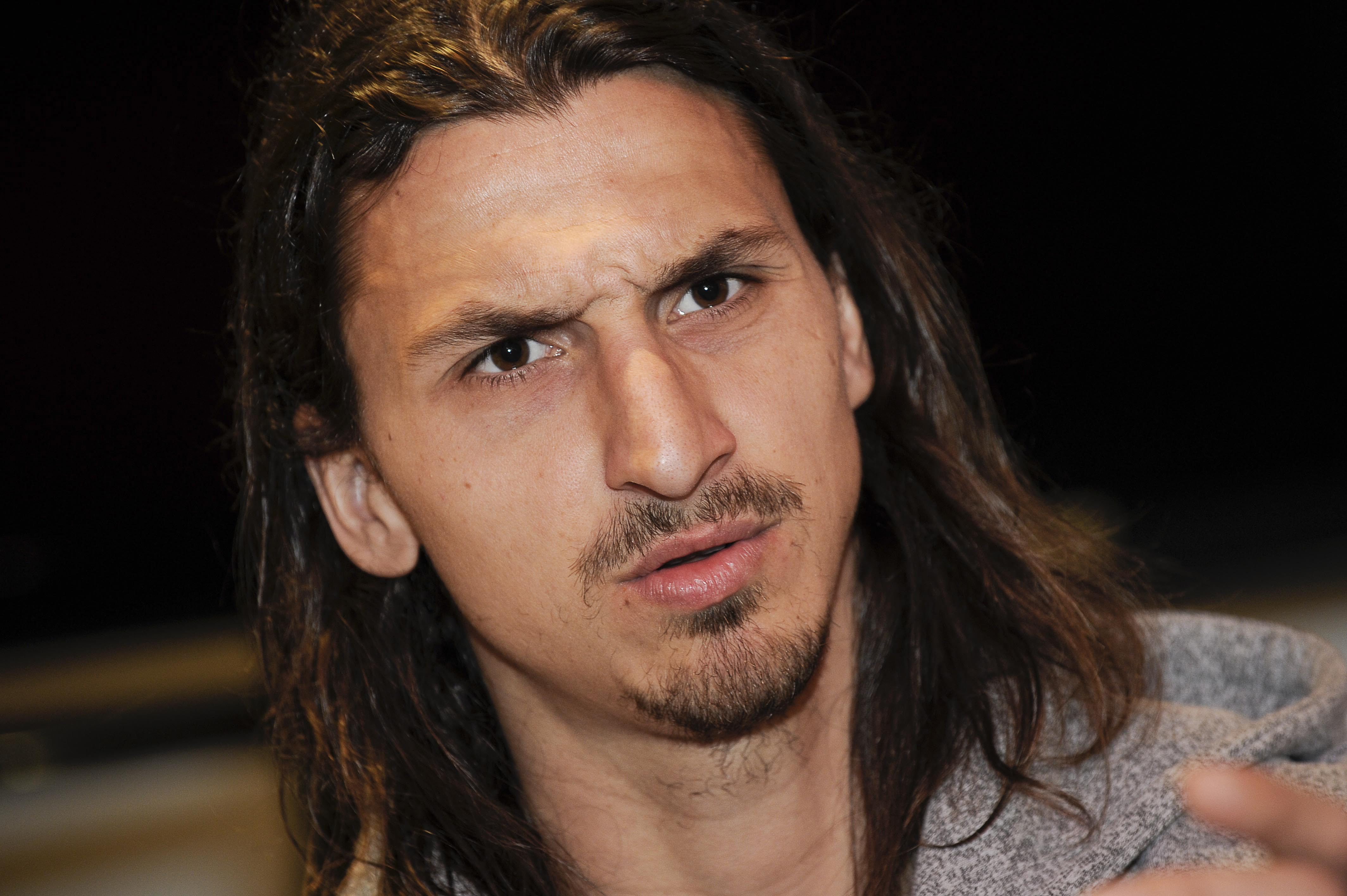 Längst bak i taxin, American Express Centurion, Zlatan