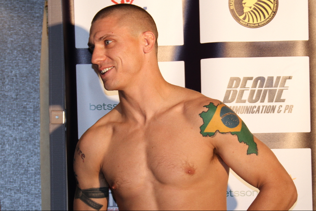 Superior Challenge, MMA, Superior Challenge 6, Invägningar, Hovet