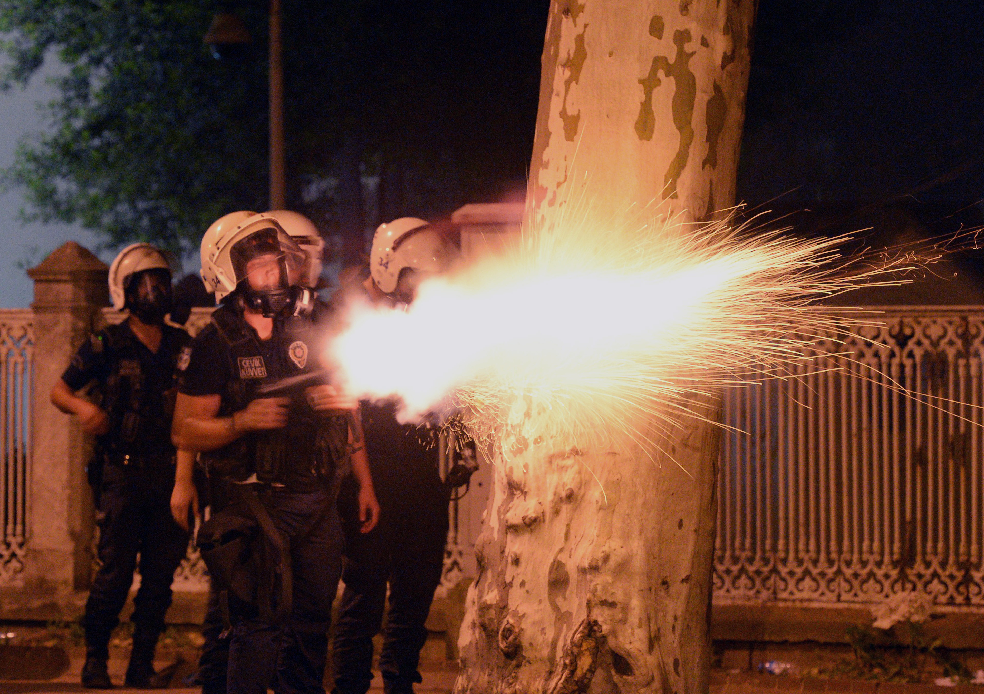 Upplopp, Polis, Övervåld, Premiärminister, turkiet, Sociala Medier, Demonstration, Protester, Erdogan, Twitter