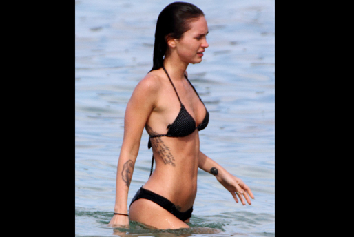 Bikini, Beach