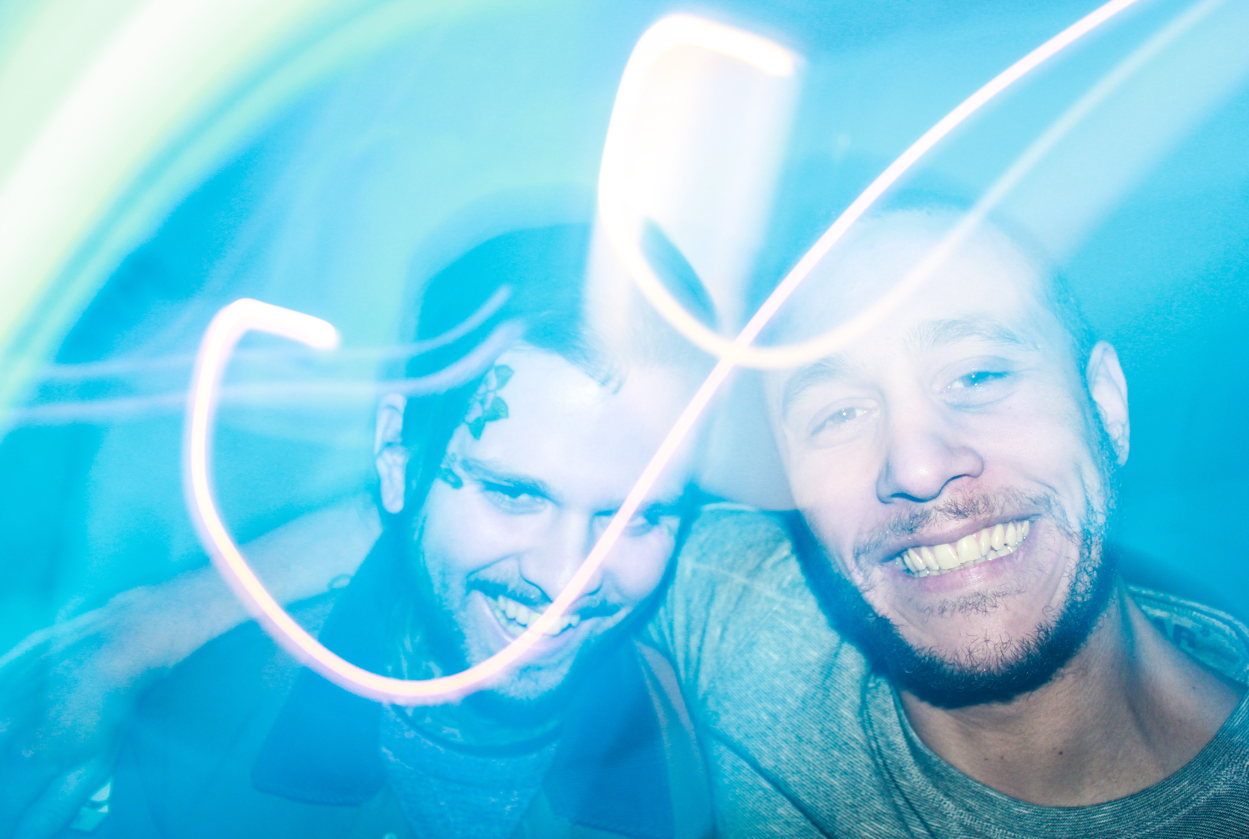 Zeke Tastas, YochM, Eija Skarsgård, River, Kåken, Fredag, Damon Rasti, Y+M