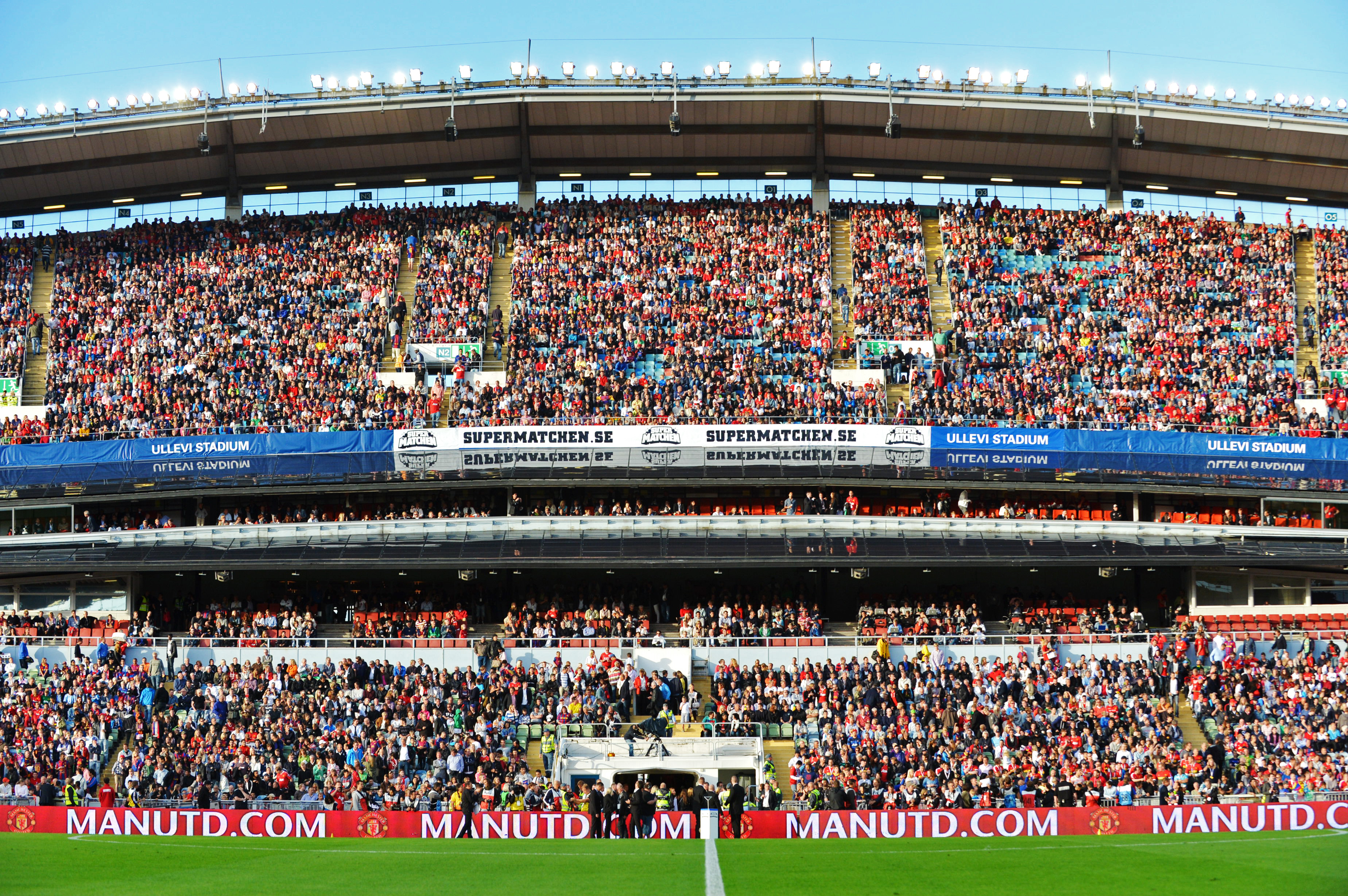 Manchester United, Barcelona, Goteborg