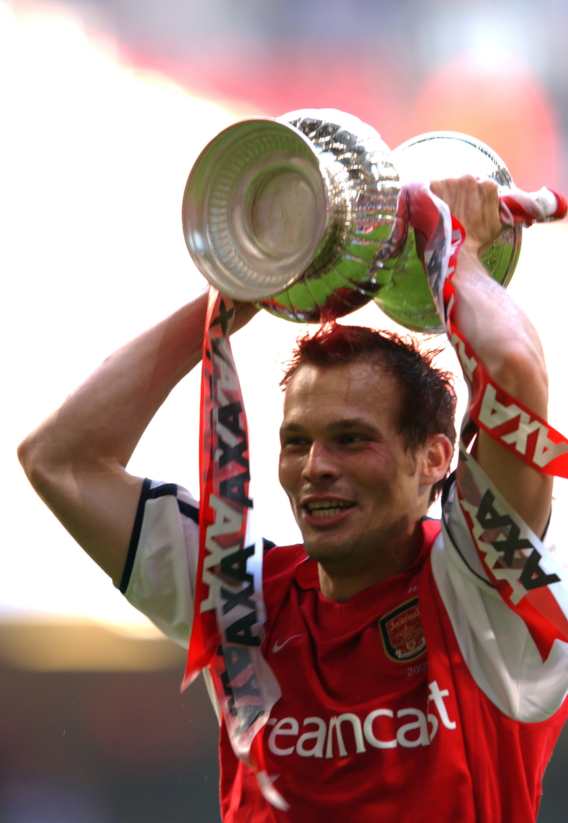 Olof Mellberg, Halmstad, Arsenal, Fredrik Ljungberg, Landslaget, Karriär
