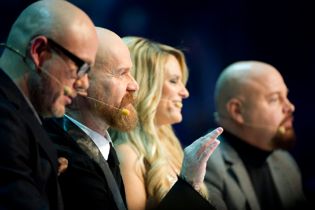 Universal Music, Idol, Idol 2011, Globen, Alexander Bard, TV4, duo, Amanda Fondell, Kontrakt, Robin Stjernberg, Final, Pelle Lidell, Vinnare