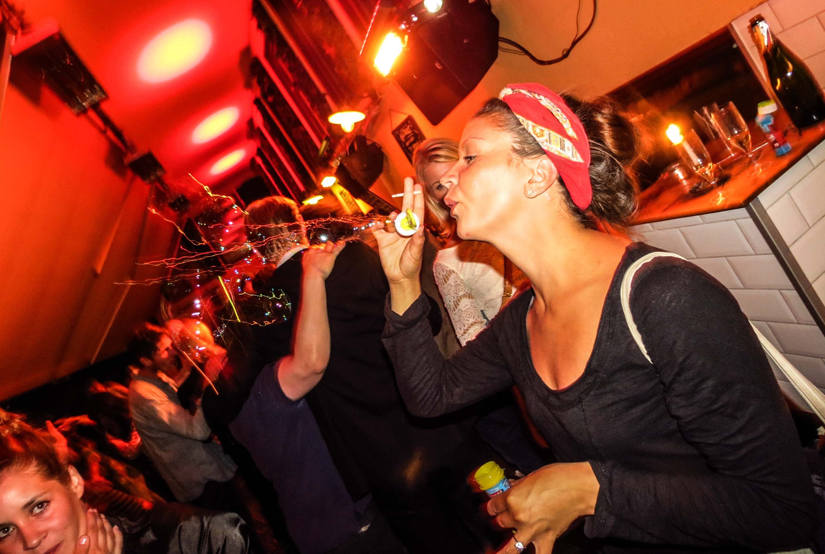 Kåken, ohelig allians, rebecka lewis vidal, ohelig parisafton, Linda Romanazzi
