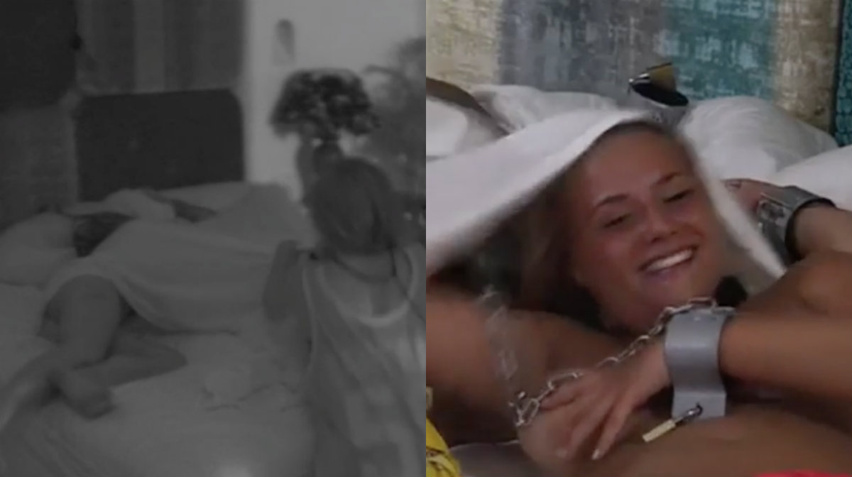 Nude girls spreading pussy