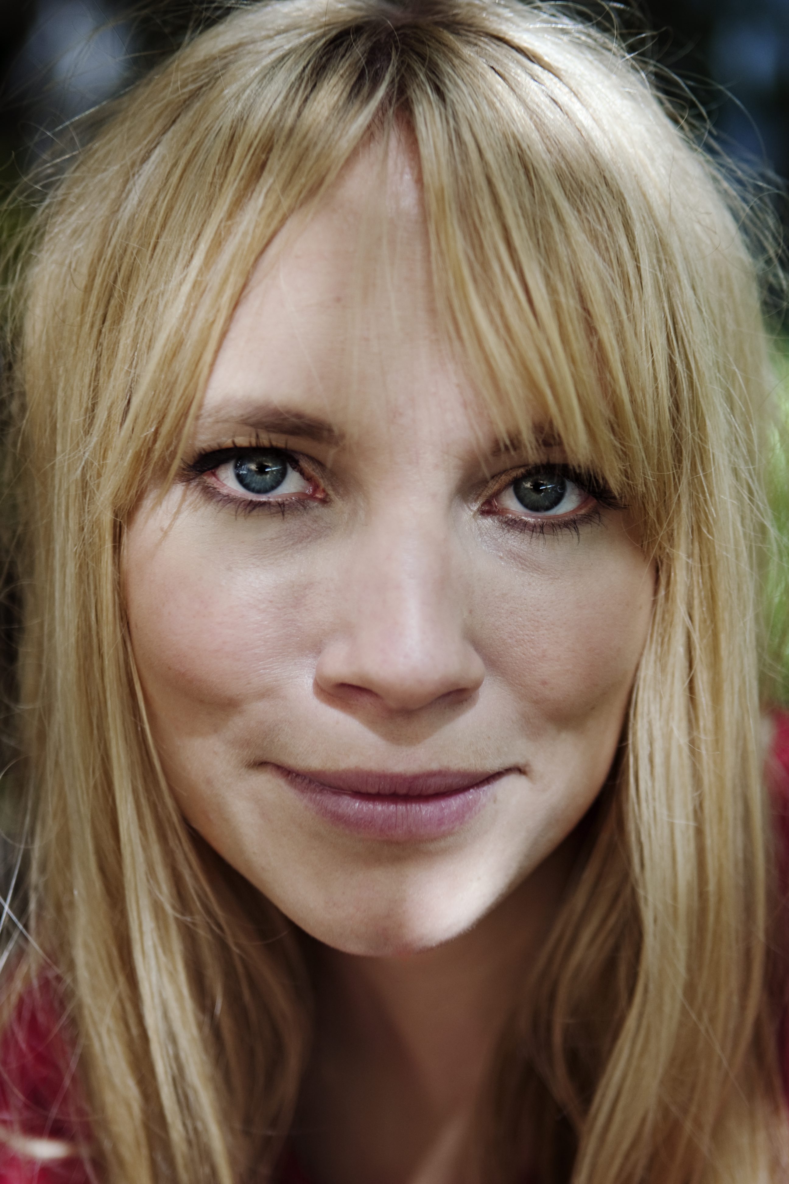 Moa Gammel, Oskar Linnros, Skådespelare, Veronica Maggio, SVT, Calle Rydberg, Popmusik, Skivbolag