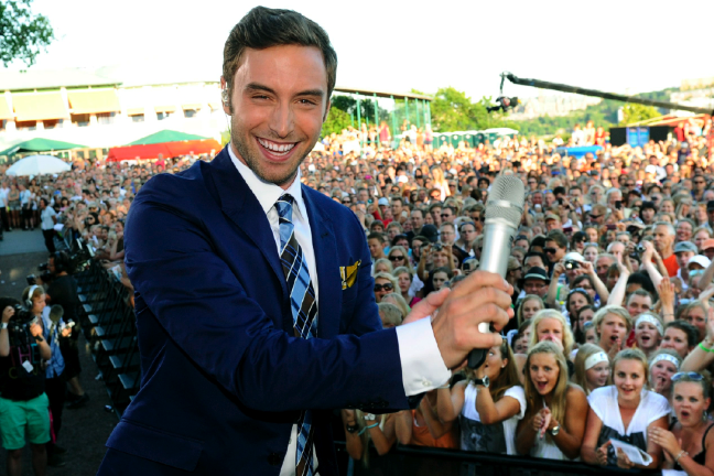 sexinvit, Fans, Allsång på Skansen, Måns Zelmerlöw