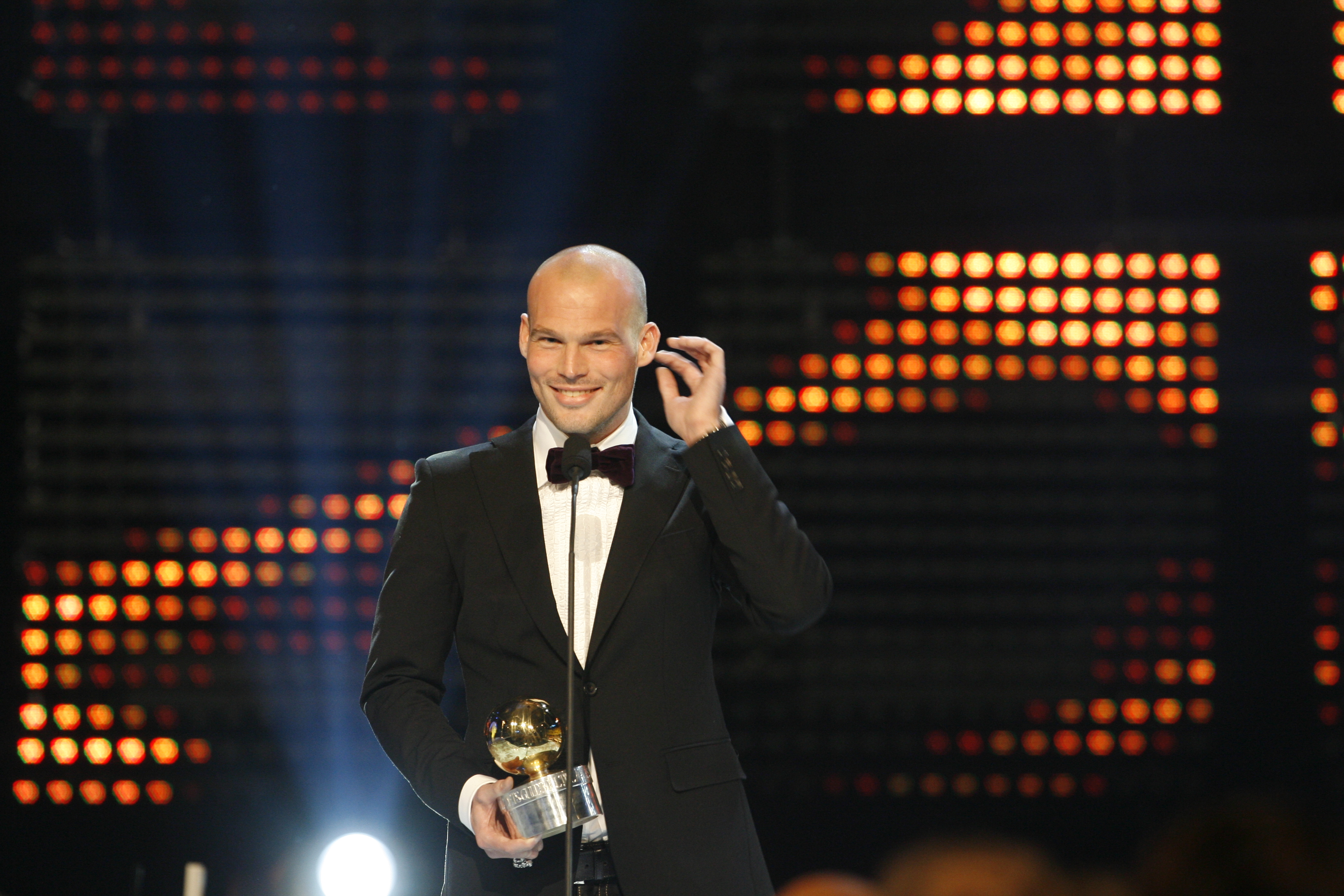 Olof Mellberg, Karriär, Halmstad, Fredrik Ljungberg, Arsenal, Landslaget