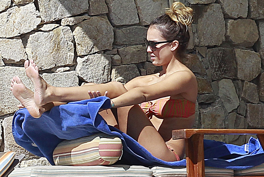 Jessica Alba, Bikini