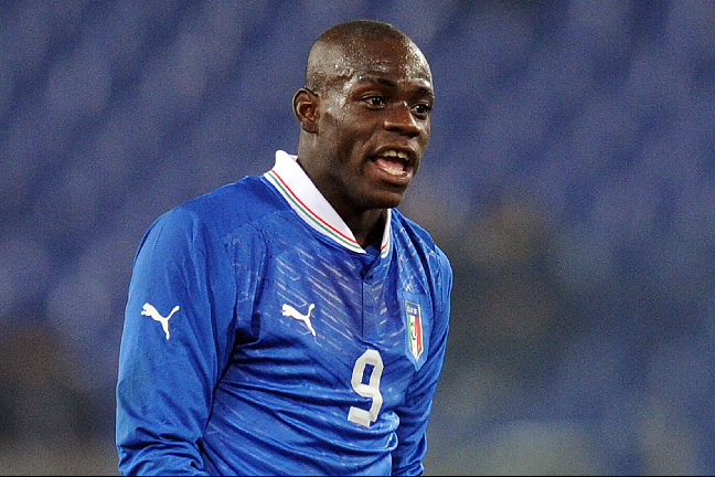Fotboll, Rasism, EM i korthet, Bananer, Italien, Mario Balotelli