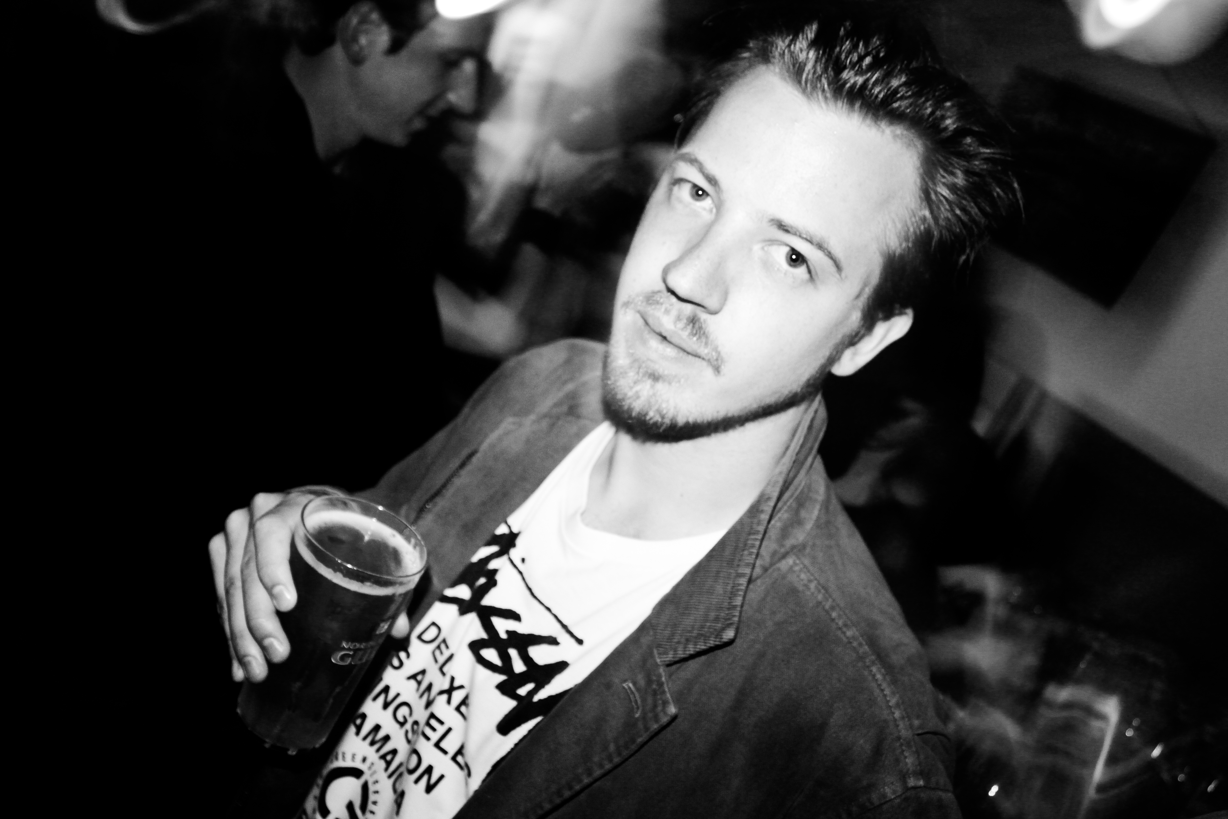 Mackan Lindström, Kåken