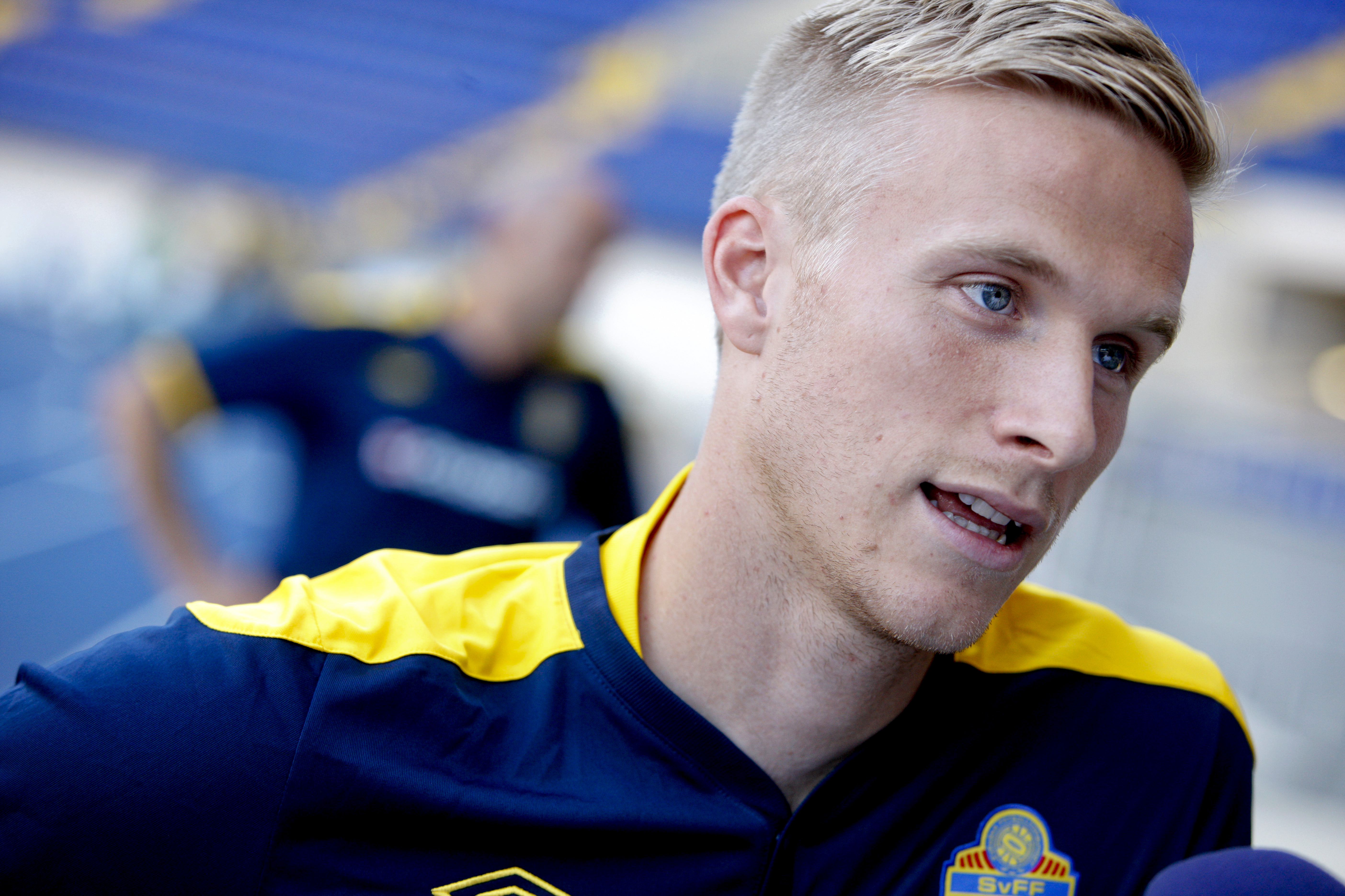 Men du kan andas ut nu, Oscar Wendt. Du är nämligen inte ensam om att han svarat för en katastrofal insats i landslagströjan. Men du kan andas ut nu, Oscar Wendt. Du är nämligen inte ensam om att han svarat för en katastrofal insats i landslagströjan.