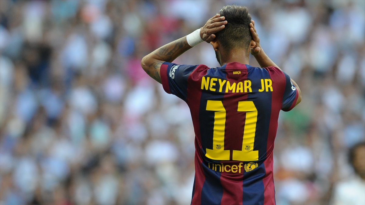 Neymar i den tröja vi är vana att se honom i.