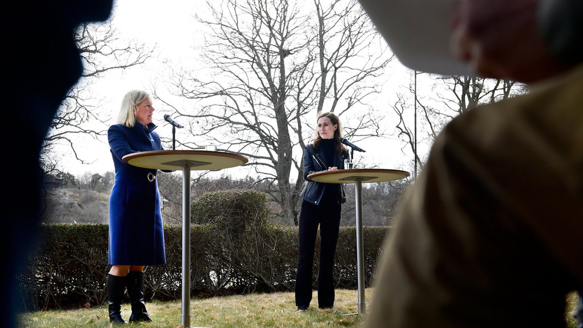 Statsminister Magdalena Andersson (S) och Finlands statsminister Sanna Marin håller en pressträff i mitten av april vid Villa Bonnier i Stockholm.