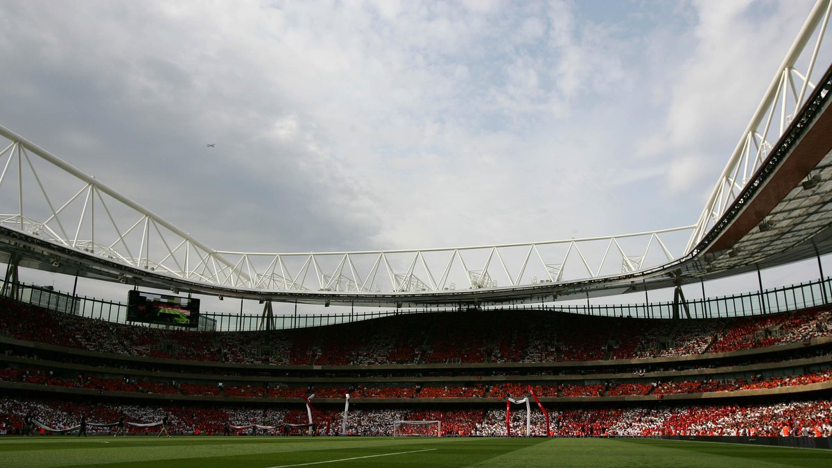 Klubben anordnar en visning av FA-cupfinalen för sina supportrar på Emirates Stadium.