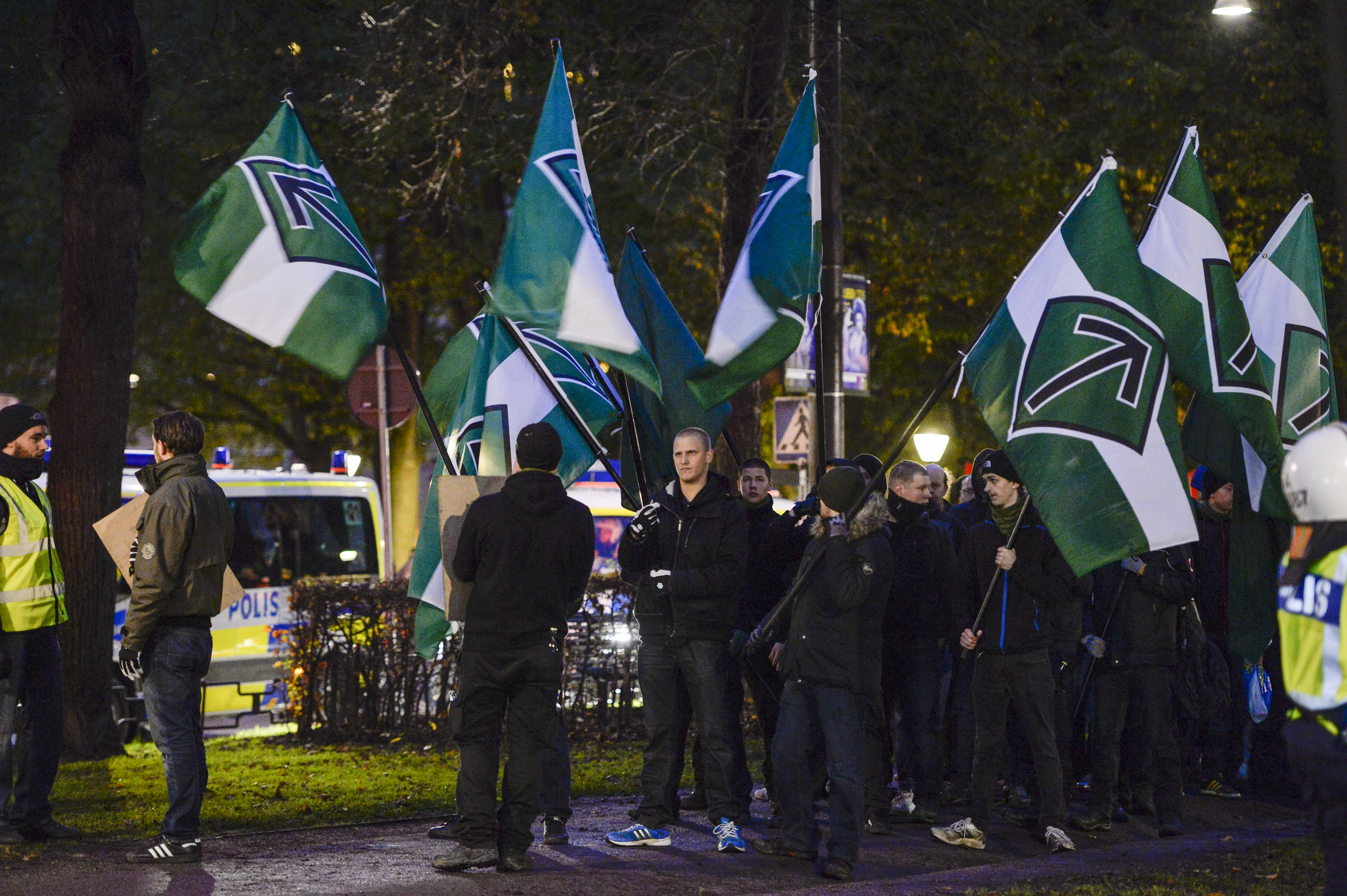 Nazistiska Svenska motståndsrörelsens demonstrerar i Stockholm. 