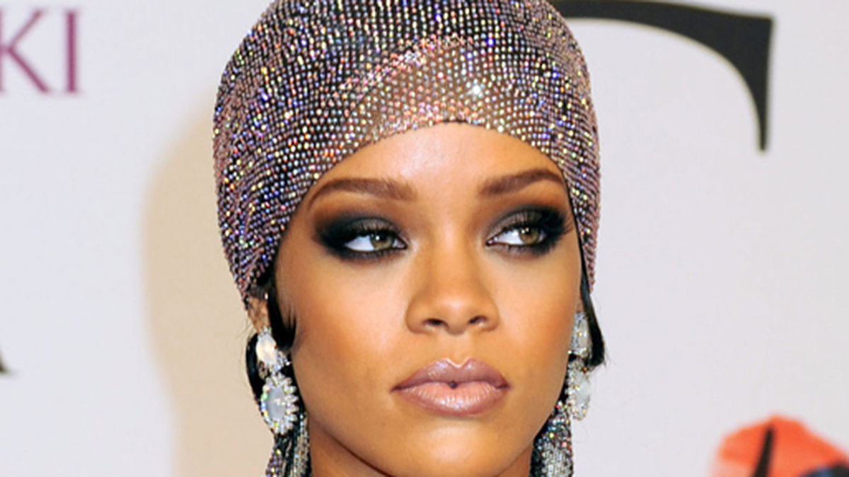 Rihanna har tidigare burit den här fantastiska klänningen på CFDA-galan i New York. 