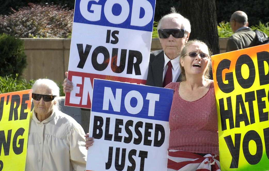 Gud hatar väldigt mycket enligt medlemmar i Westboro Baptist Church 