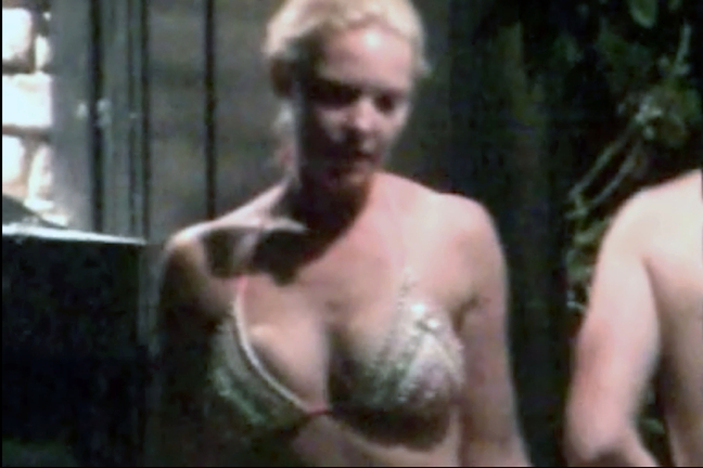 Bikini, Katherine Heigl, Polisen, Bubbelpool