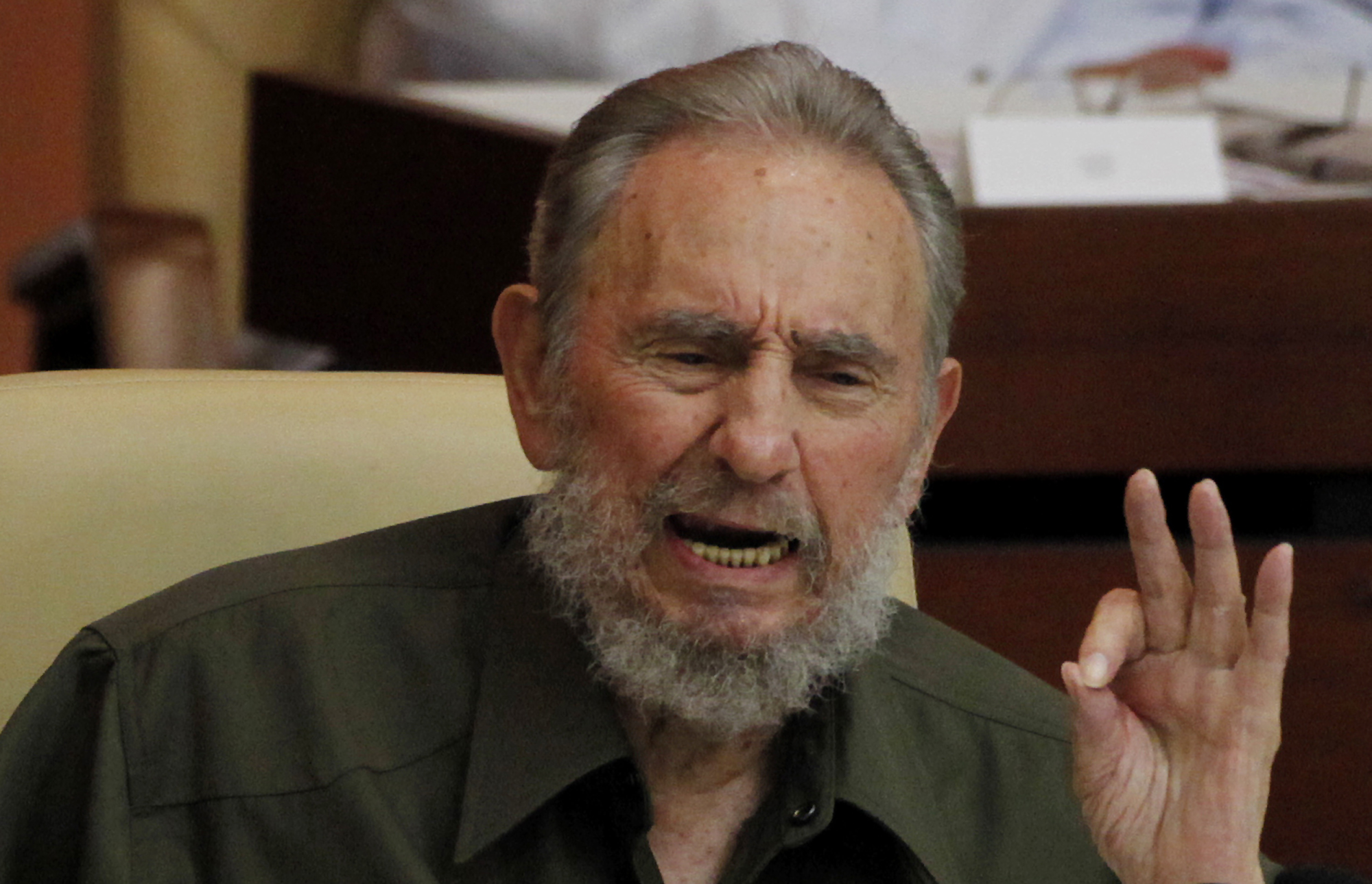 Fidel Castro läser lusen av...