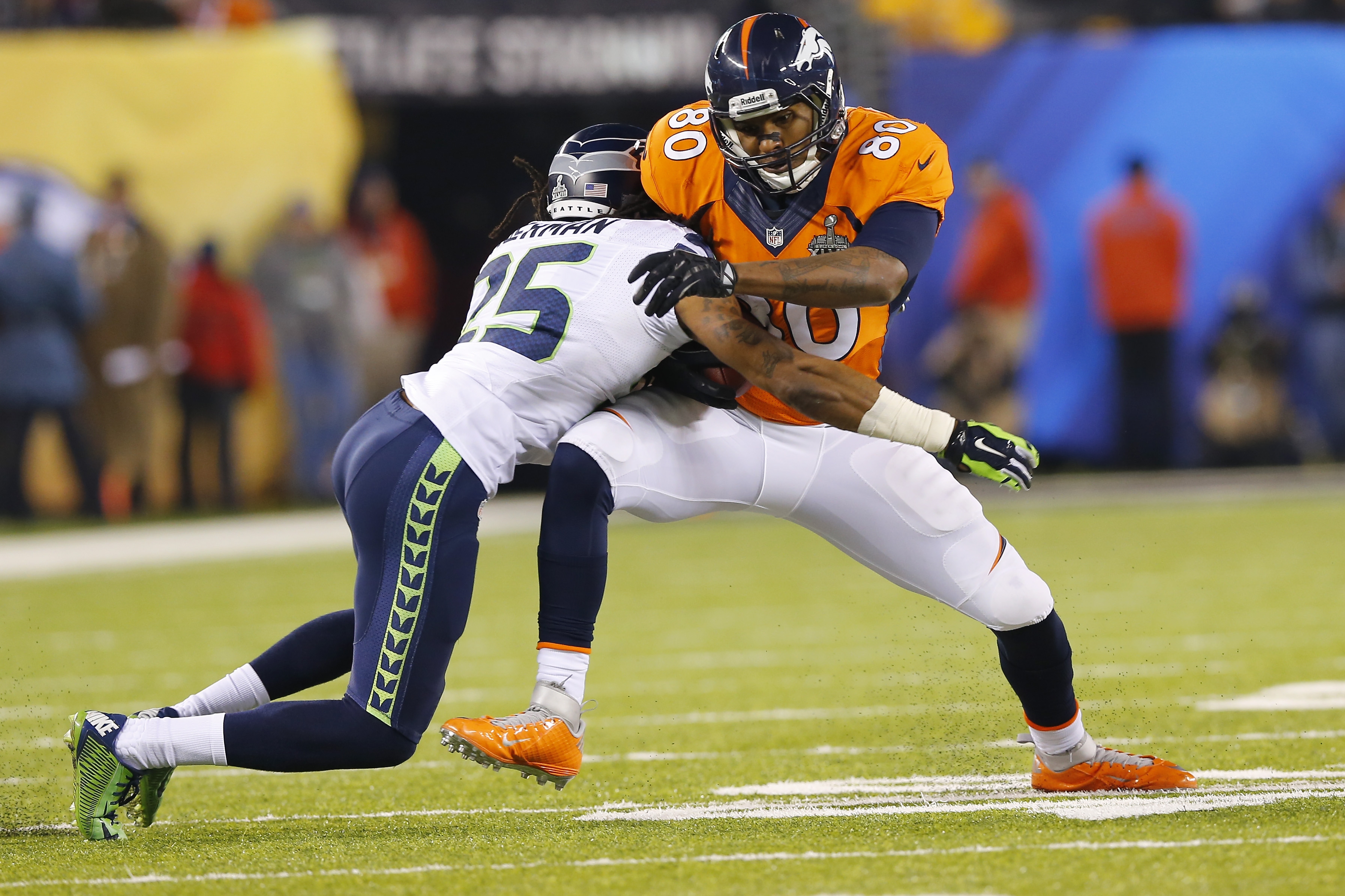 Denver Broncos Julius Thomas och Seattle Seahawks Richard Sherman. Denver Broncos Julius Thomas och Seattle Seahawks Richard Sherman.