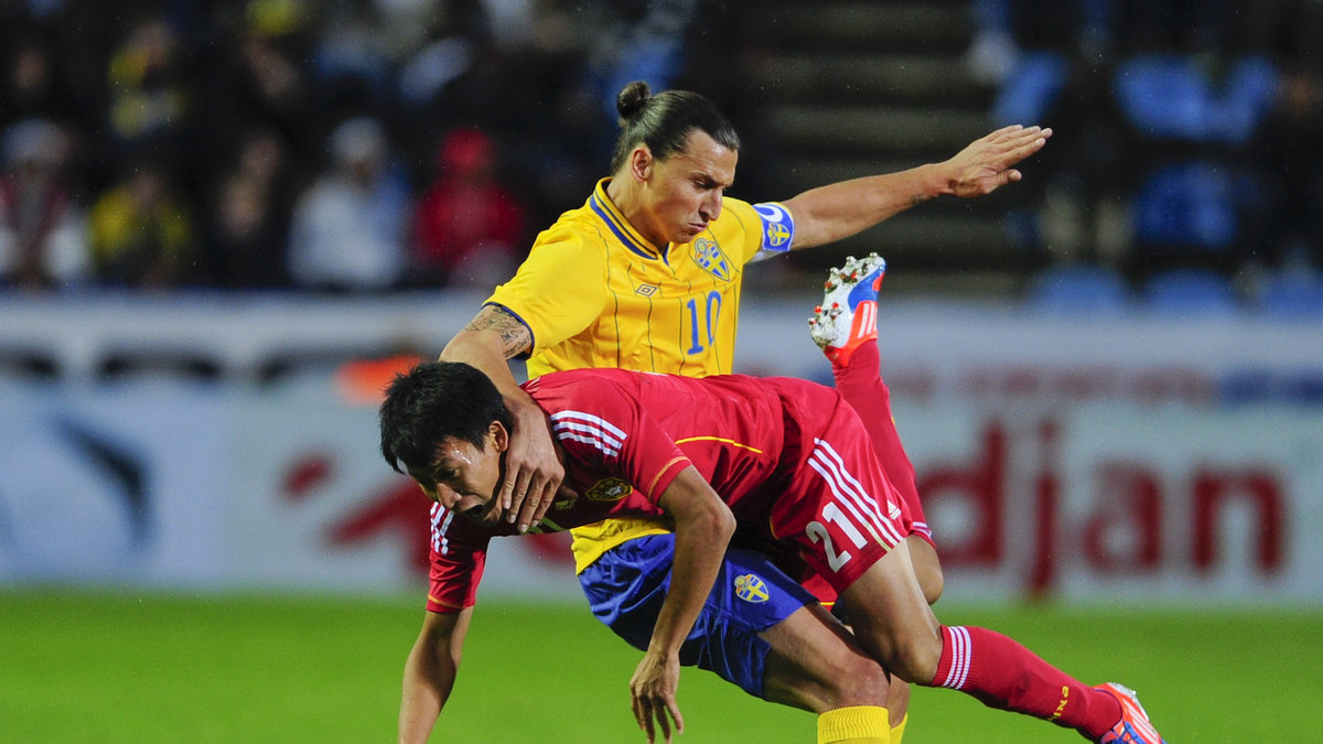 Zlatan var i brottartagen i träningslandskampen mot Kina.