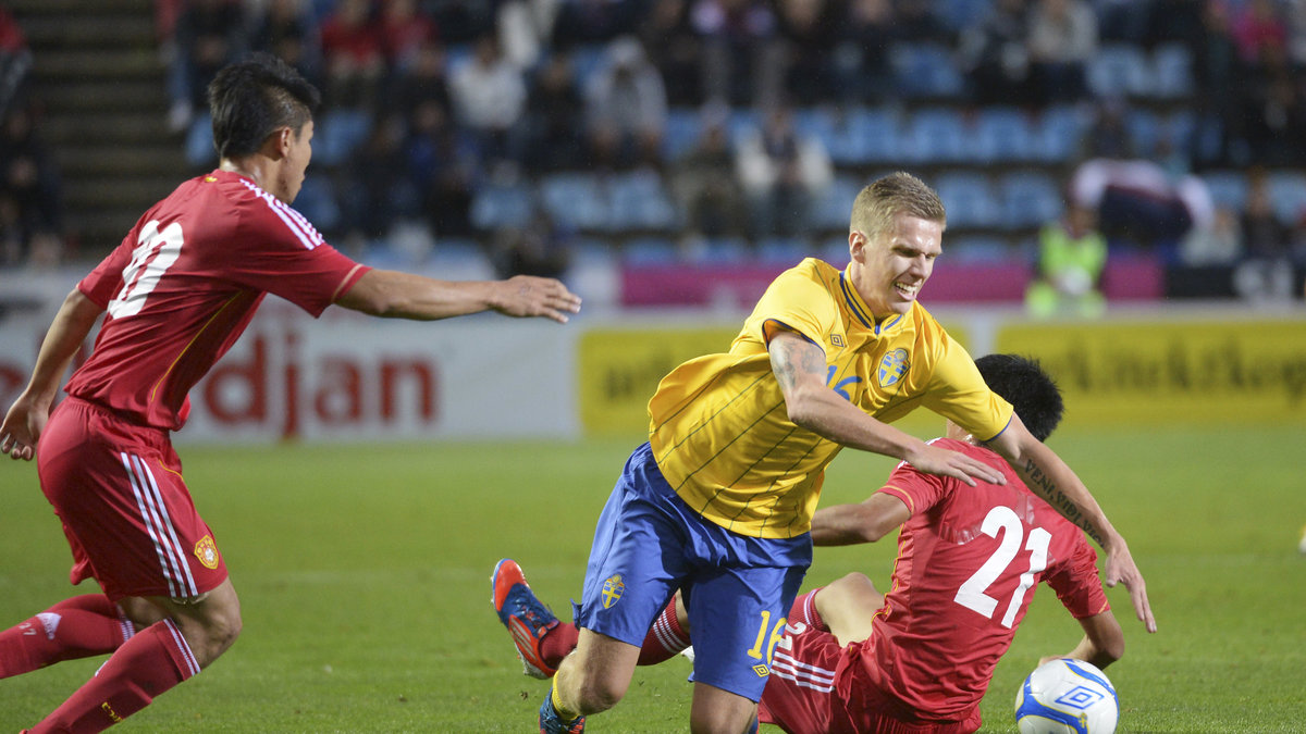 Pontus Wernbloom fick starta som defensiv innermittfältare och var en av Sveriges bästa spelare i 1–0-segern.