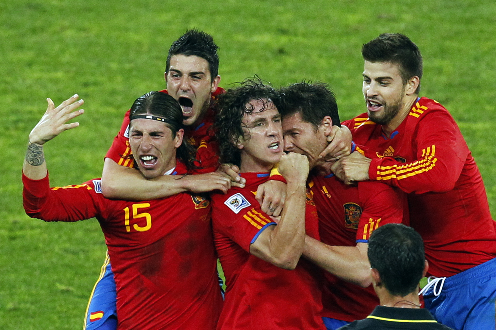 Stort jubel efter att Spanien gjort 1-0 mot Tyskland.